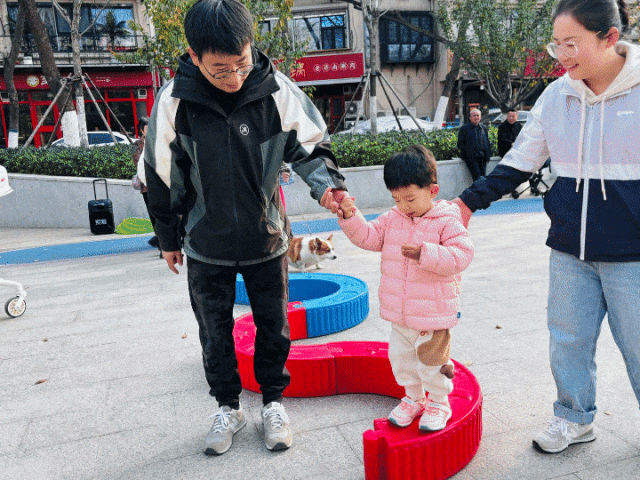 佛九游娱乐官网山苑幼教集团“社区儿童游戏营”开营啦(图1)